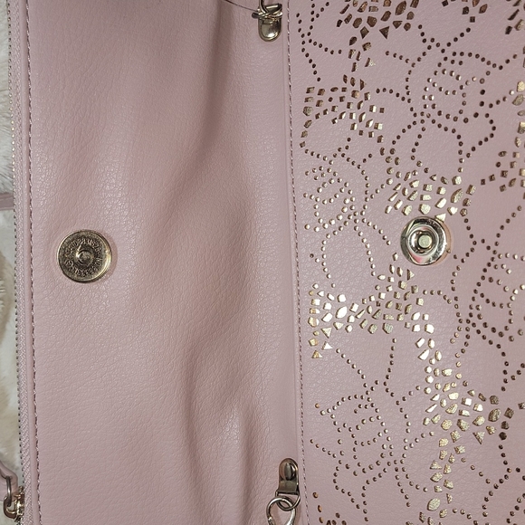 Miztique - Picture 3 of 9